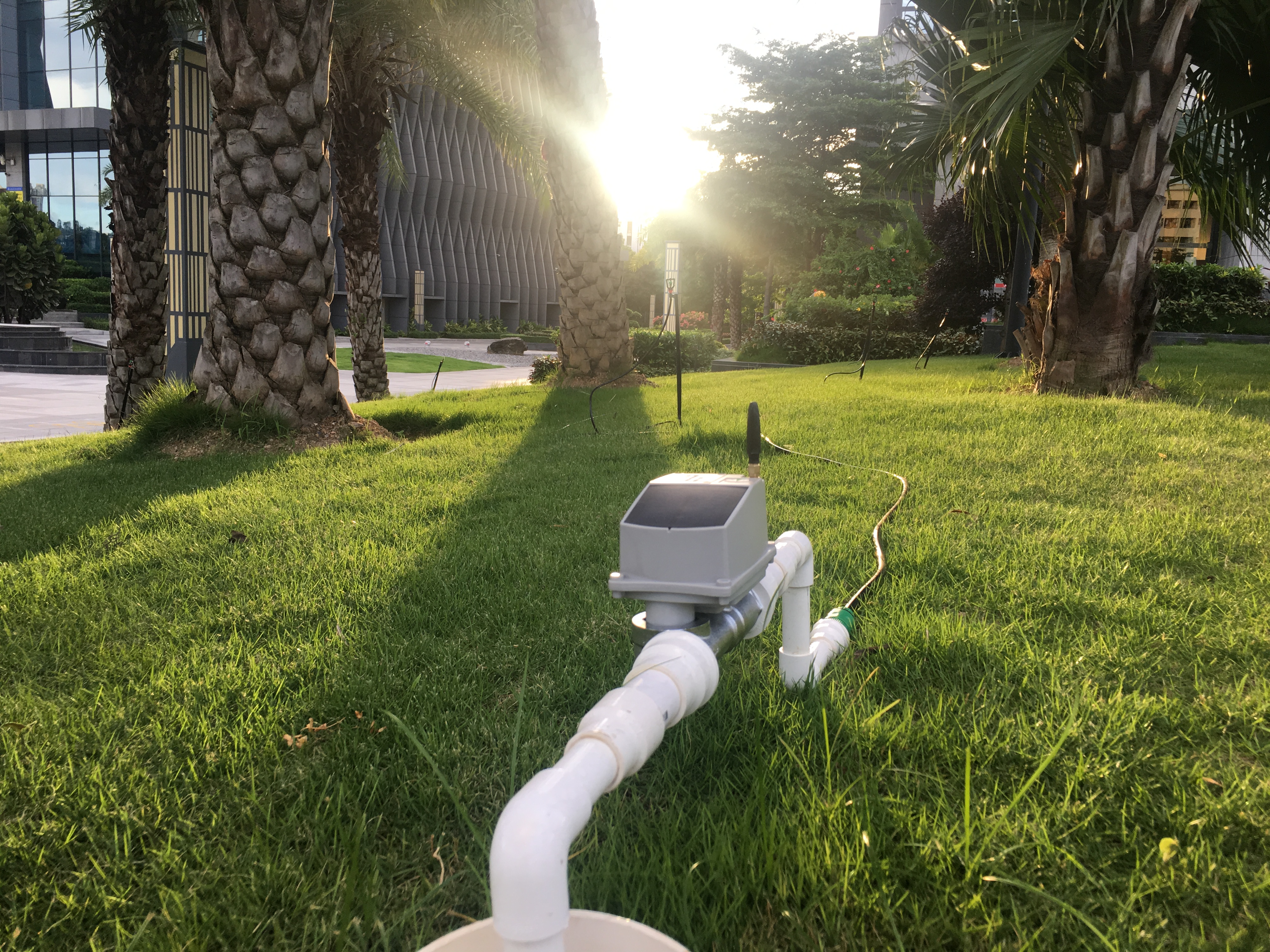Sistema de irrigação por gotejamento de alta eficiência com base em Lora/GSM